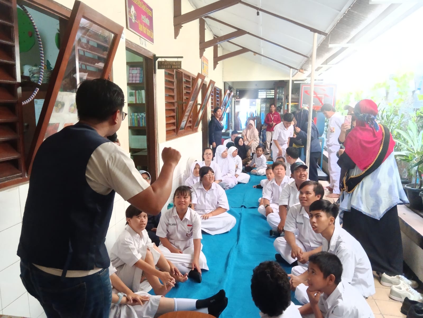 Jelajah Literasi Bersama Duta Baca Jakarta Timur : Dongeng Inklusi Di SLB-C Sinar Kasih